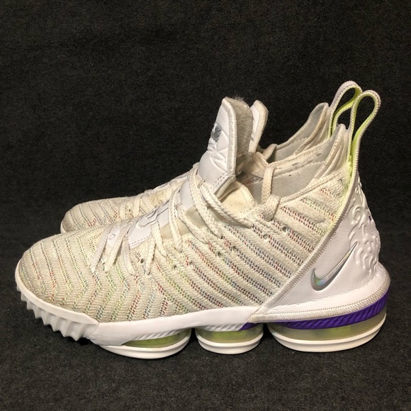 Nike Lebron 16 Buzz Lightyear Volt White Purple Grape AO2588-102 Men's Size 8 - Picture 3 of 10